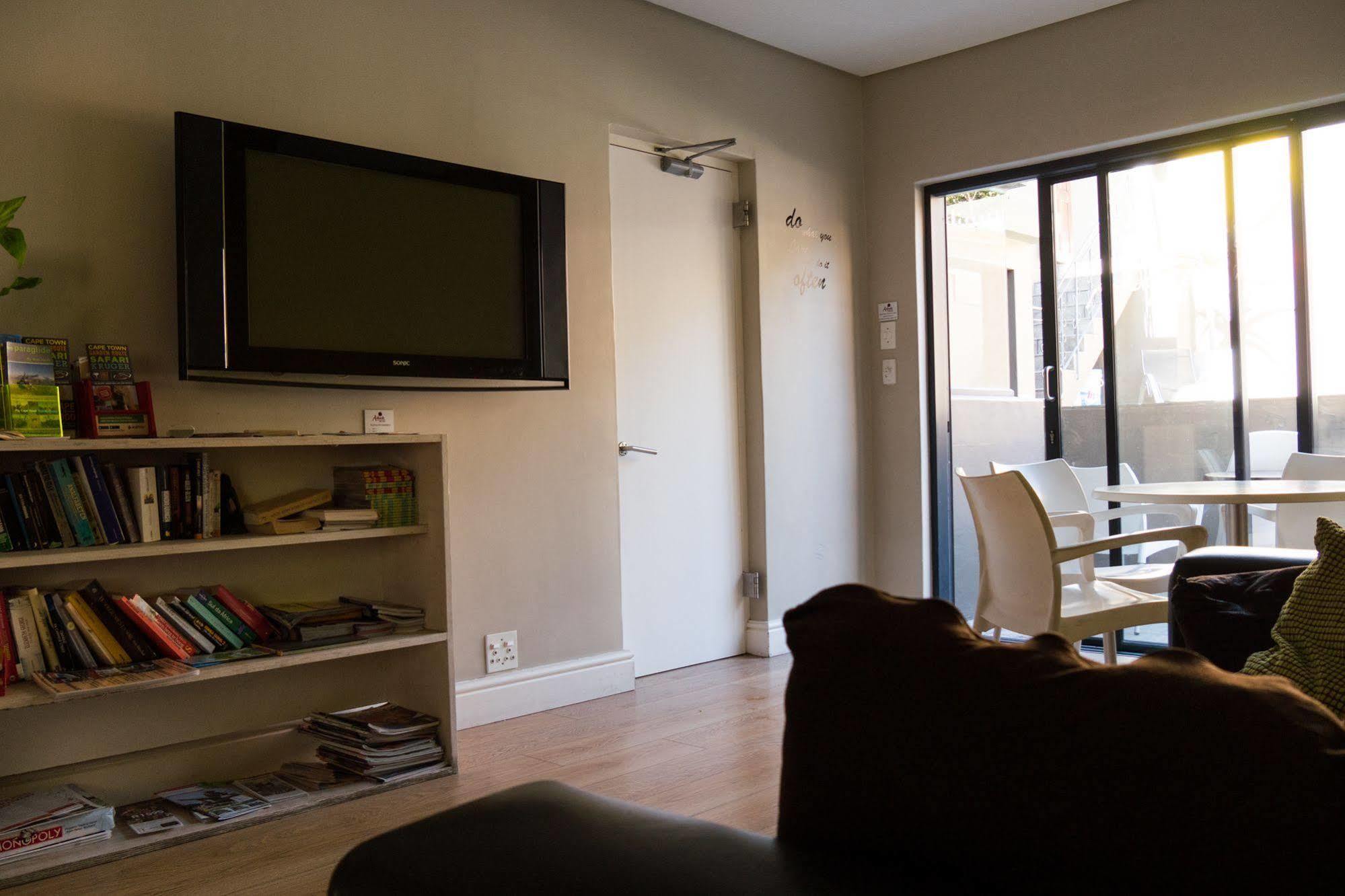 Ashanti Lodge Green Point Кейптаун Екстериор снимка